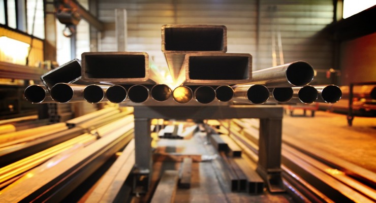 Los tubos de metal incluyen elementos de latón y cobre.